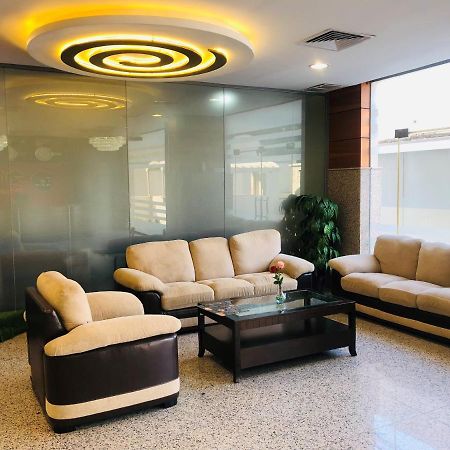 Zodiac Hotel Apartments Fahaheel 쿠웨이트 외부 사진